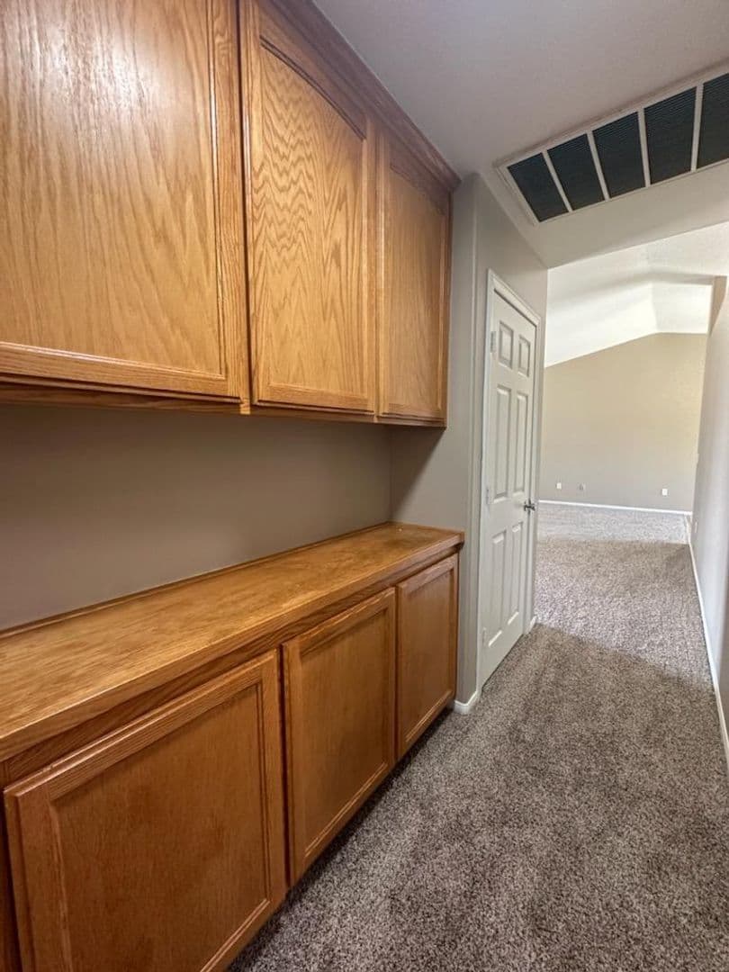 Hesperia House: 17789 Chestnut St