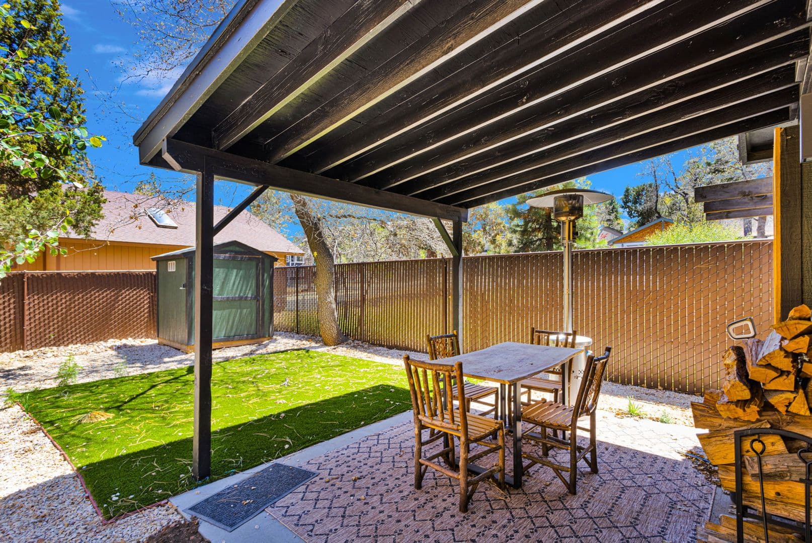 Big Bear House: 279 Los Angeles Ave