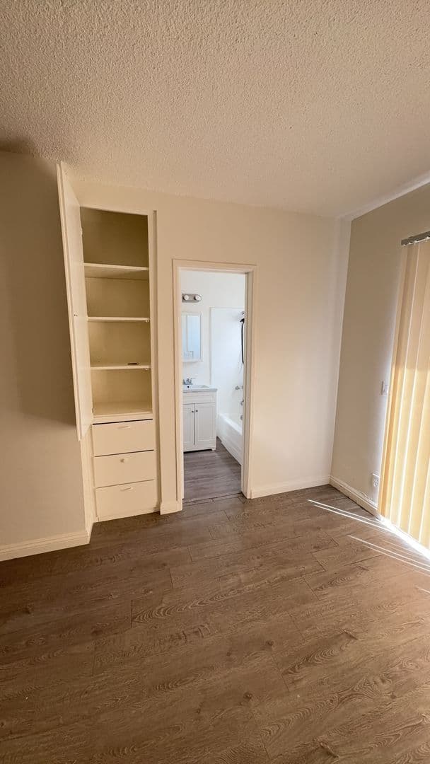 Alhambra Apartment: 225 W. Palmetto Dr