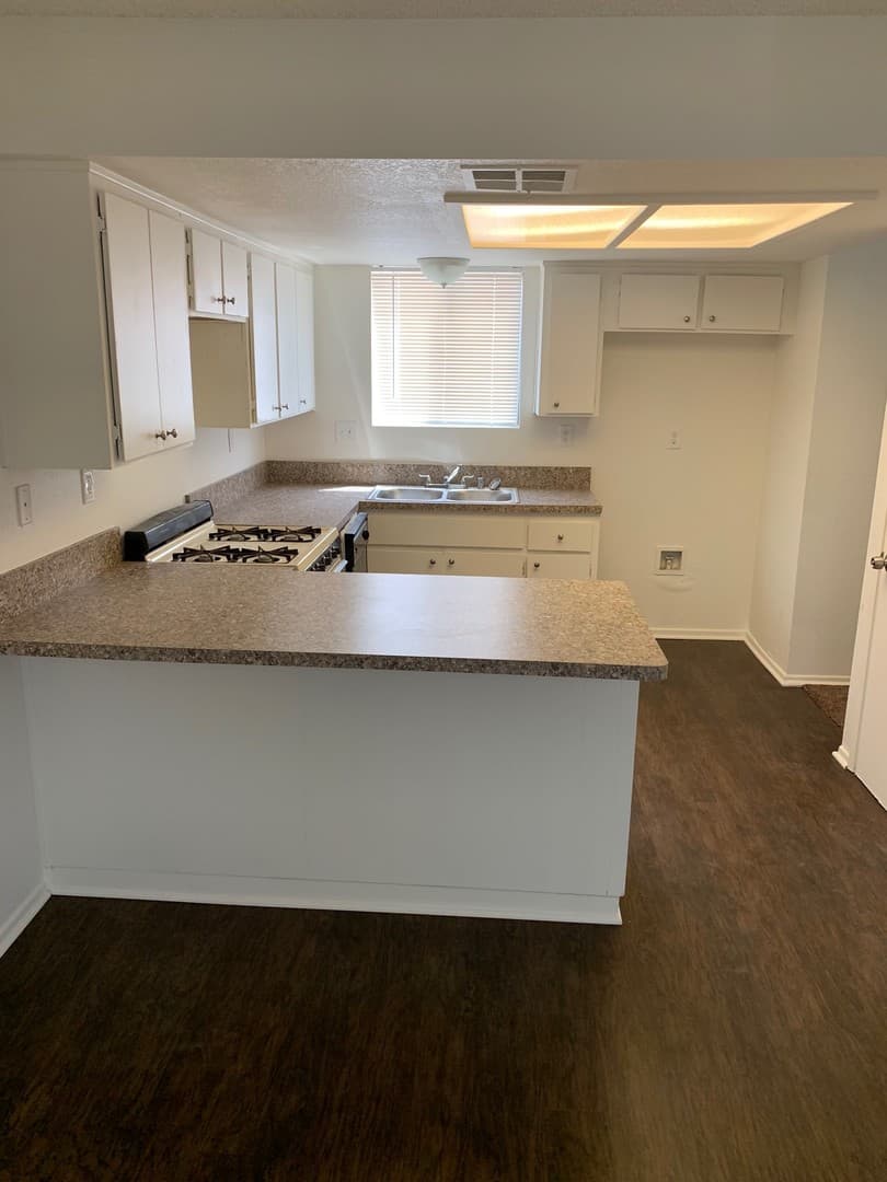 Apple Valley Apartment: 16221 Apple Valley Rd