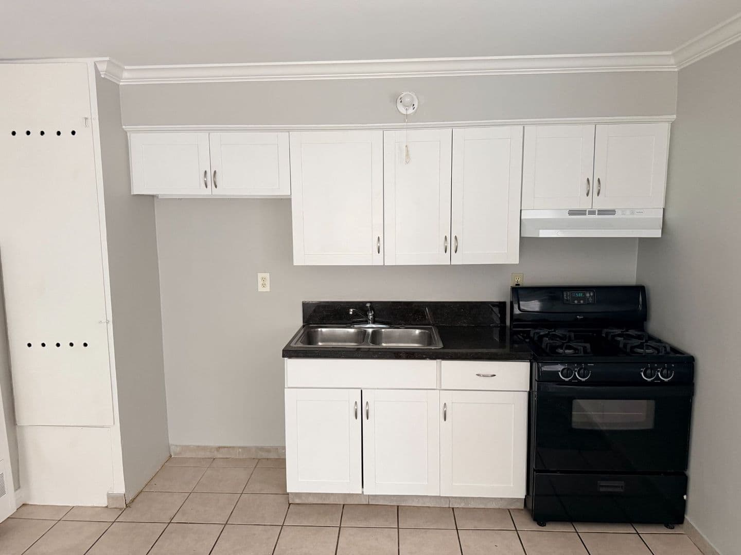 Ontario Apartment: 1266 W. Stoneridge Ct.