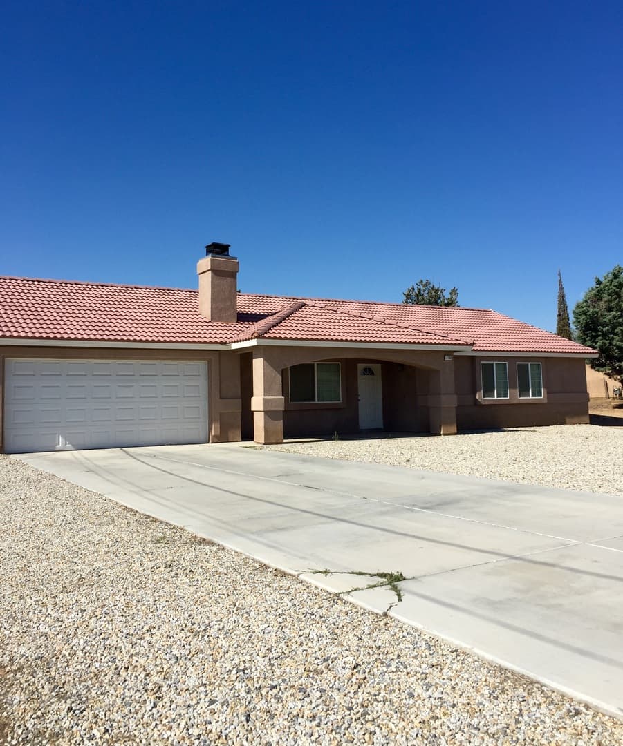 Hesperia House: 17789 Chestnut St