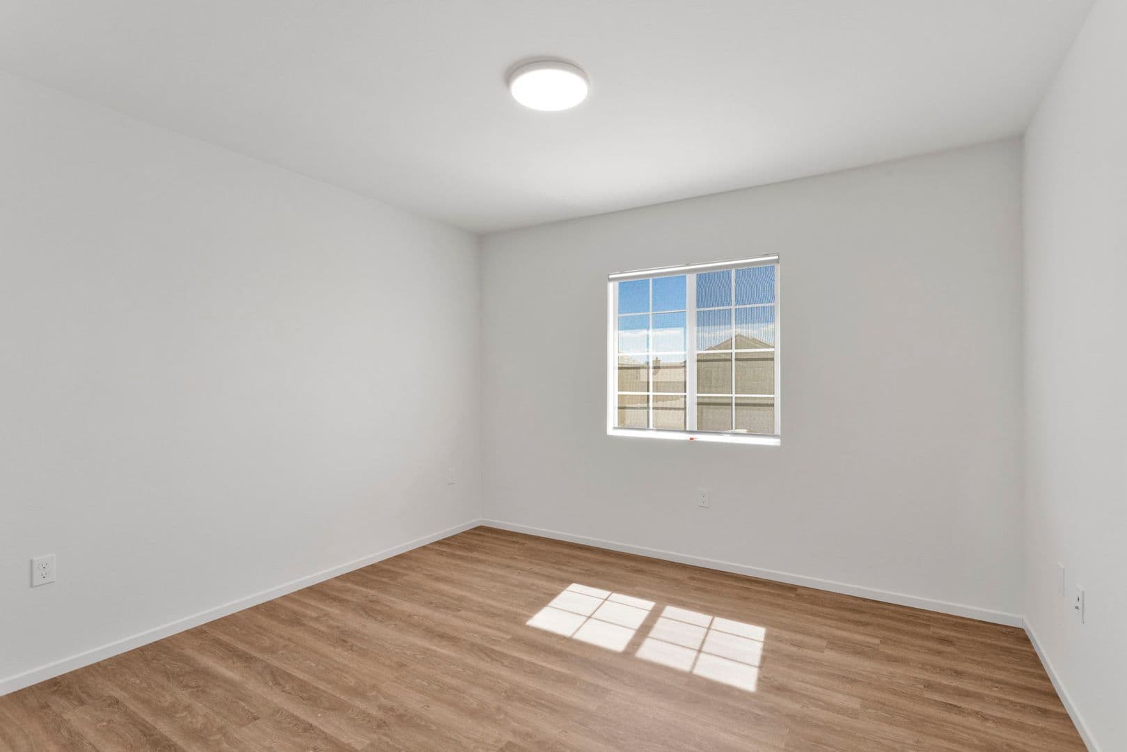 Adelanto House: 11712 Sebastian Rd