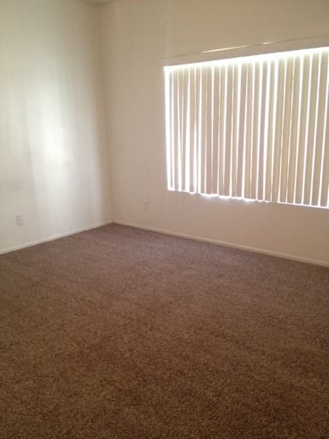 Victorville House: 13785 Rafael Way