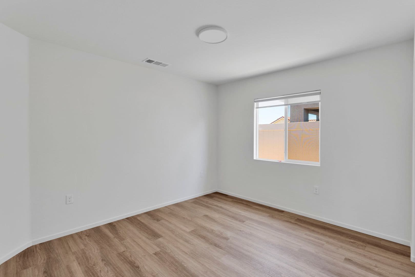 Adelanto House: 11702 Sebastian Rd