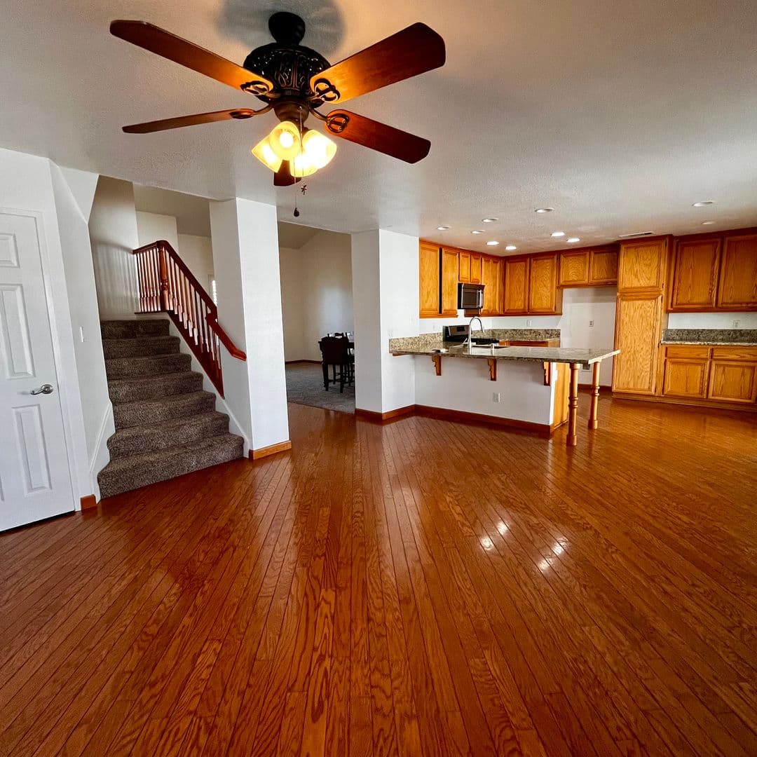 Victorville House: 14368 Via Puente