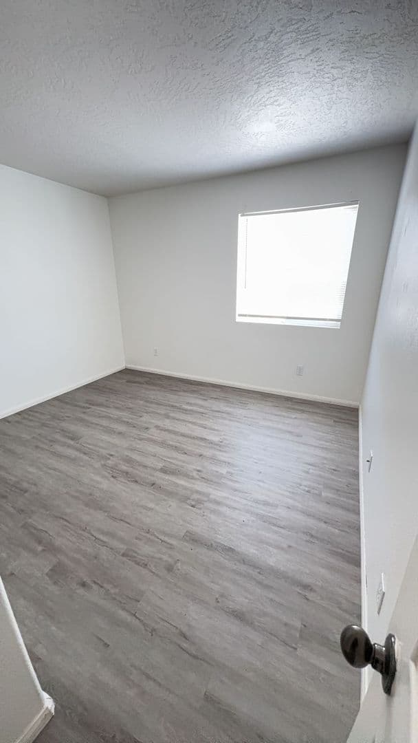 Barstow Apartment: 209 E. Grace St