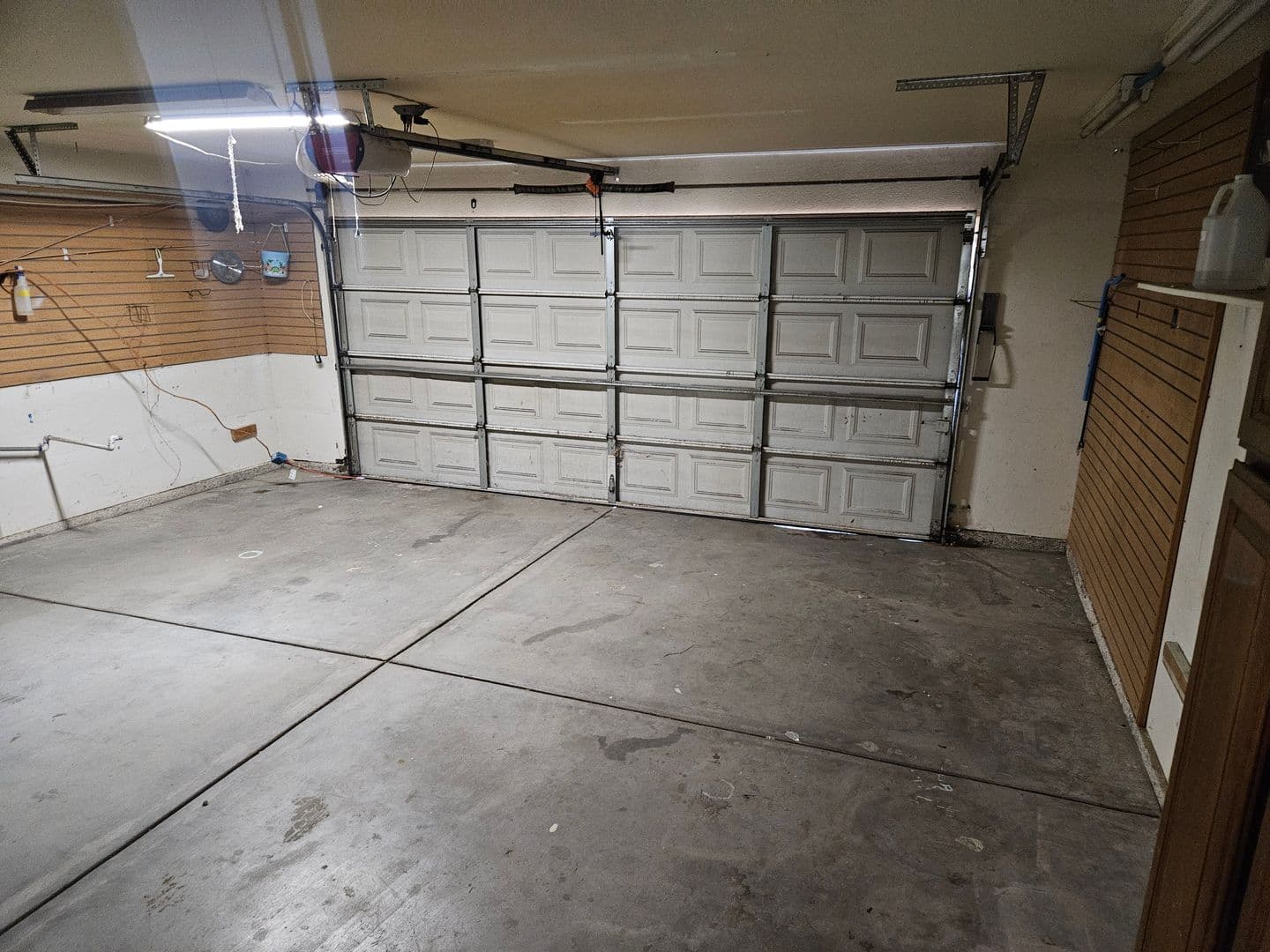 Apple Valley House: 23089 Pahute Rd