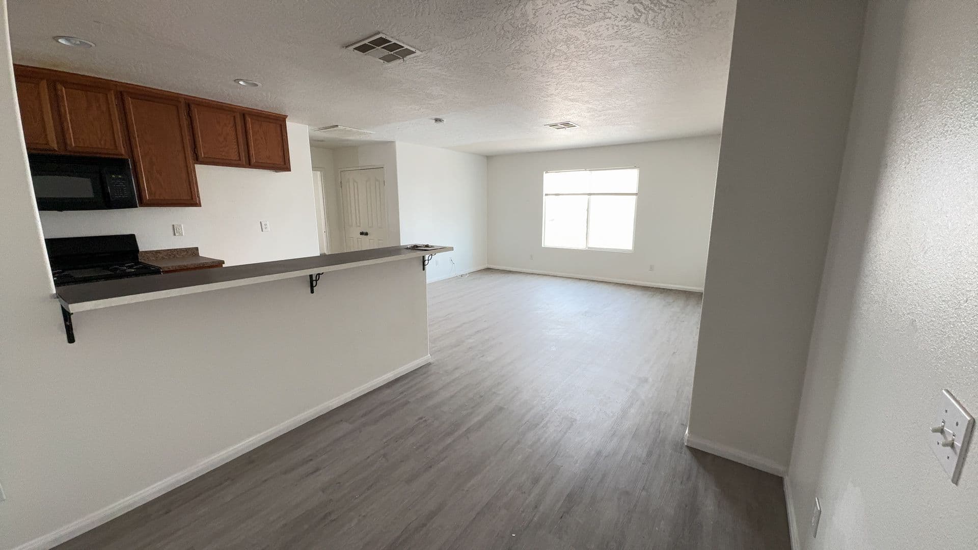 Barstow Apartment: 209 E. Grace St