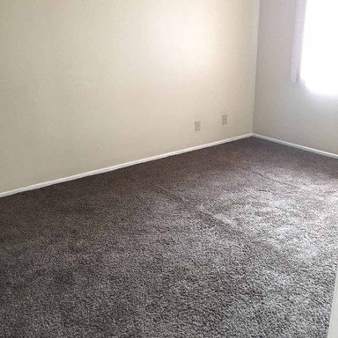 Hesperia Apartment: 14015 Spruce St