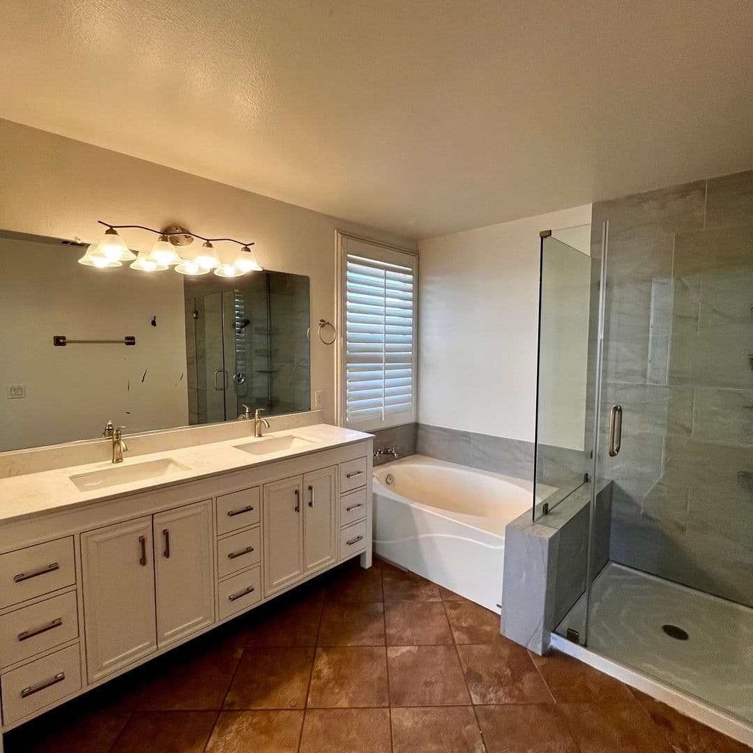 Victorville House: 14368 Via Puente