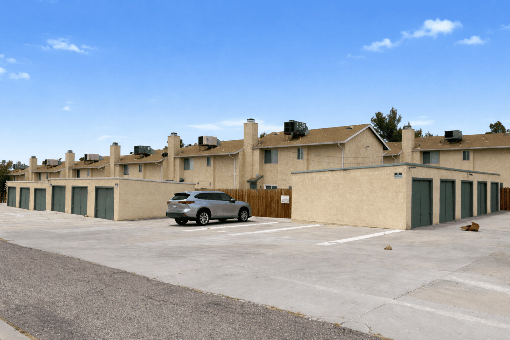 Apple Valley Apartment: 16221 Apple Valley Rd