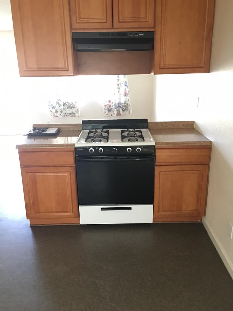 Hesperia Apartment: 11958 1st Ave.