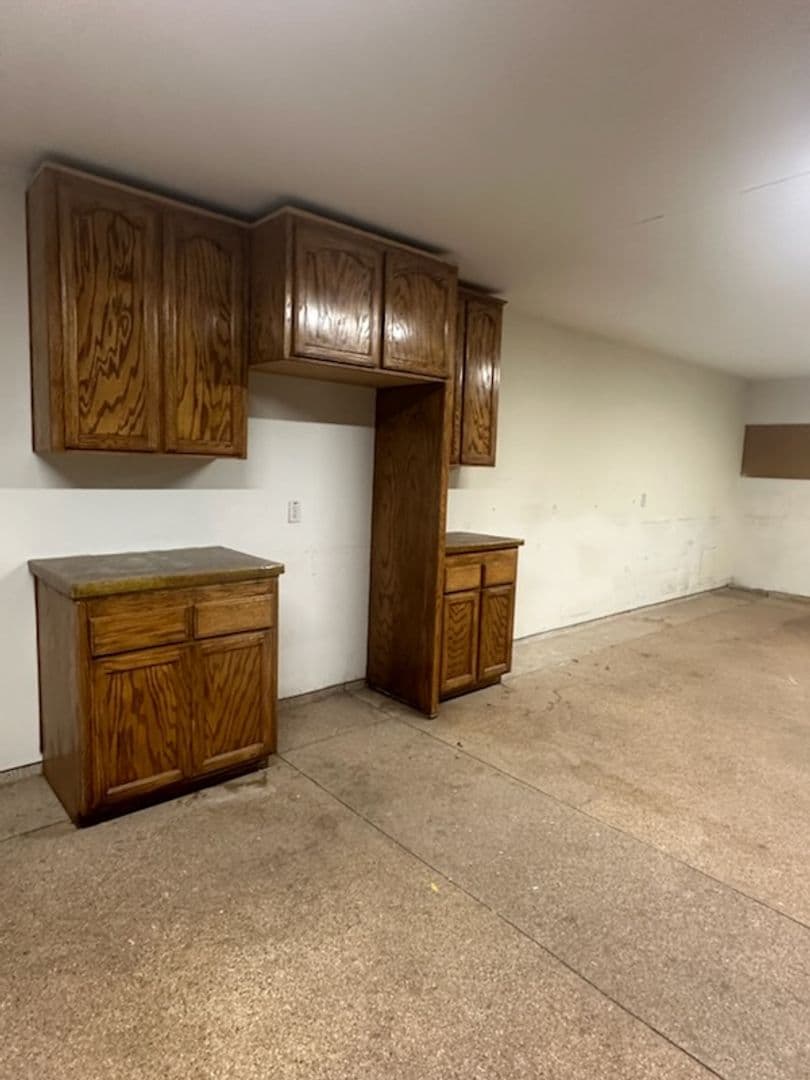 Apple Valley House: 12033 1/2 Locust Ln