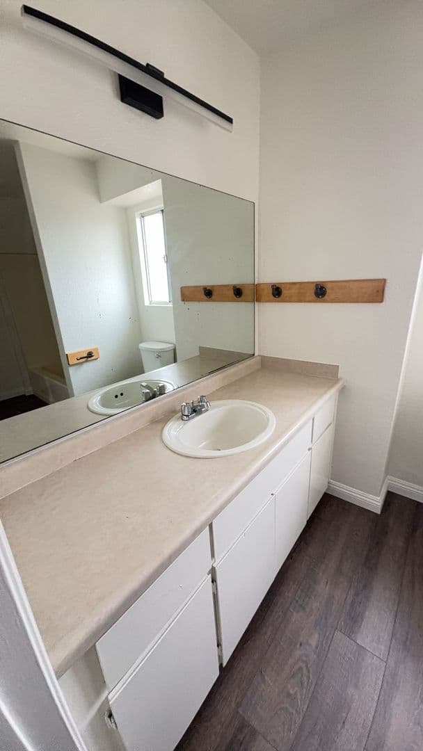 Apple Valley Apartment: 16221 Apple Valley Rd