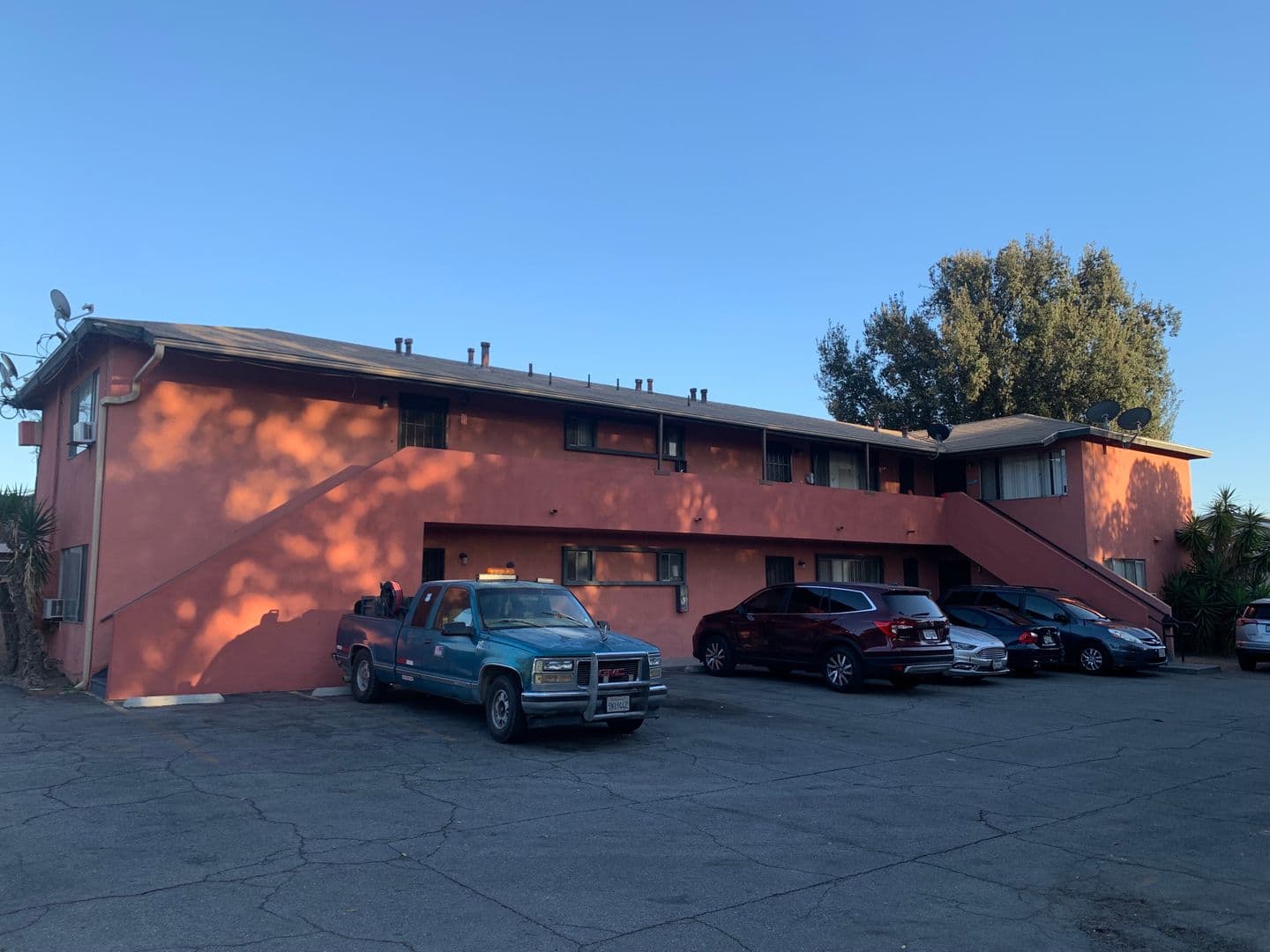 Ontario Apartment: 1260 W. Stoneridge Ct.