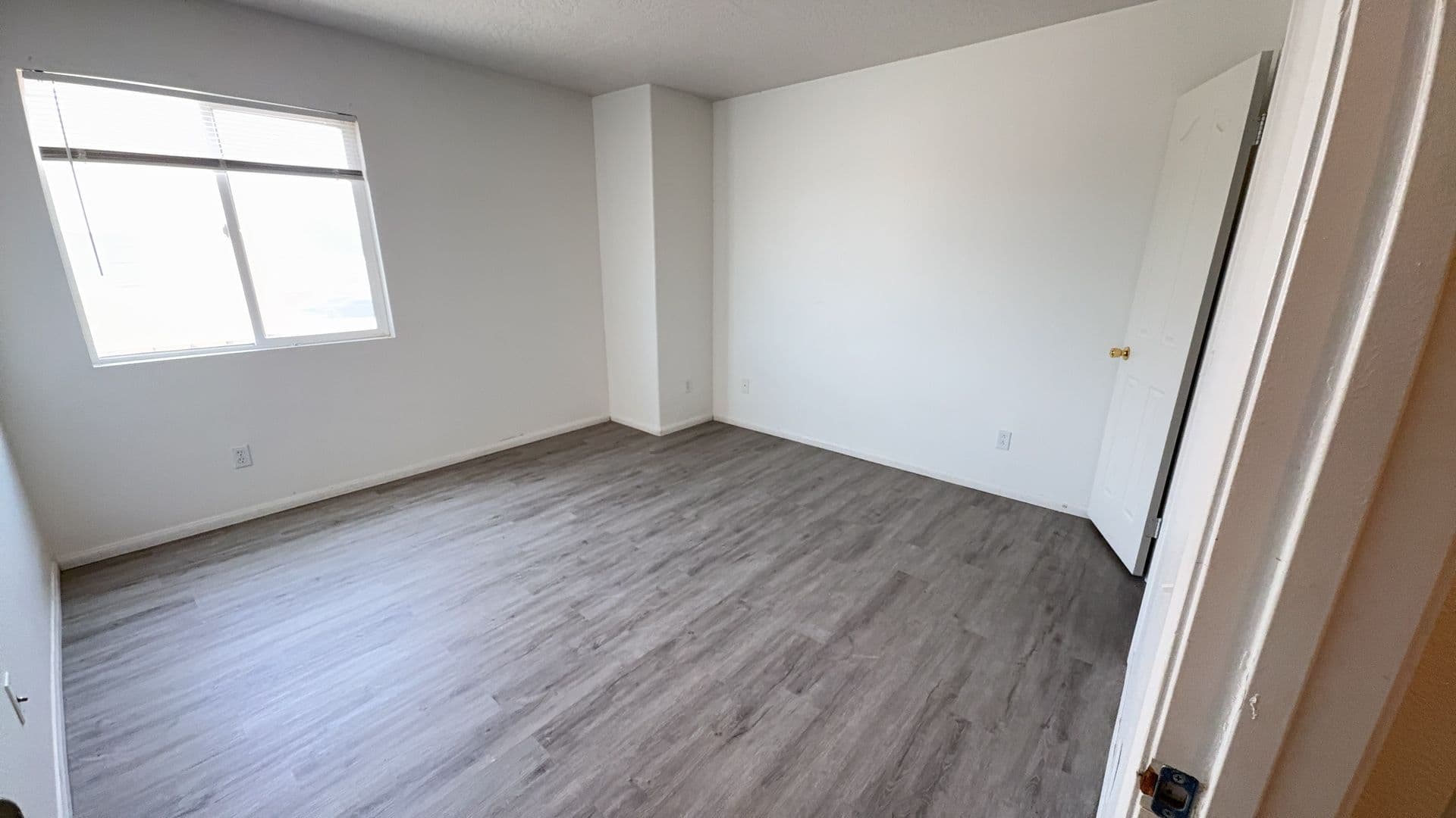 Barstow Apartment: 209 E. Grace St