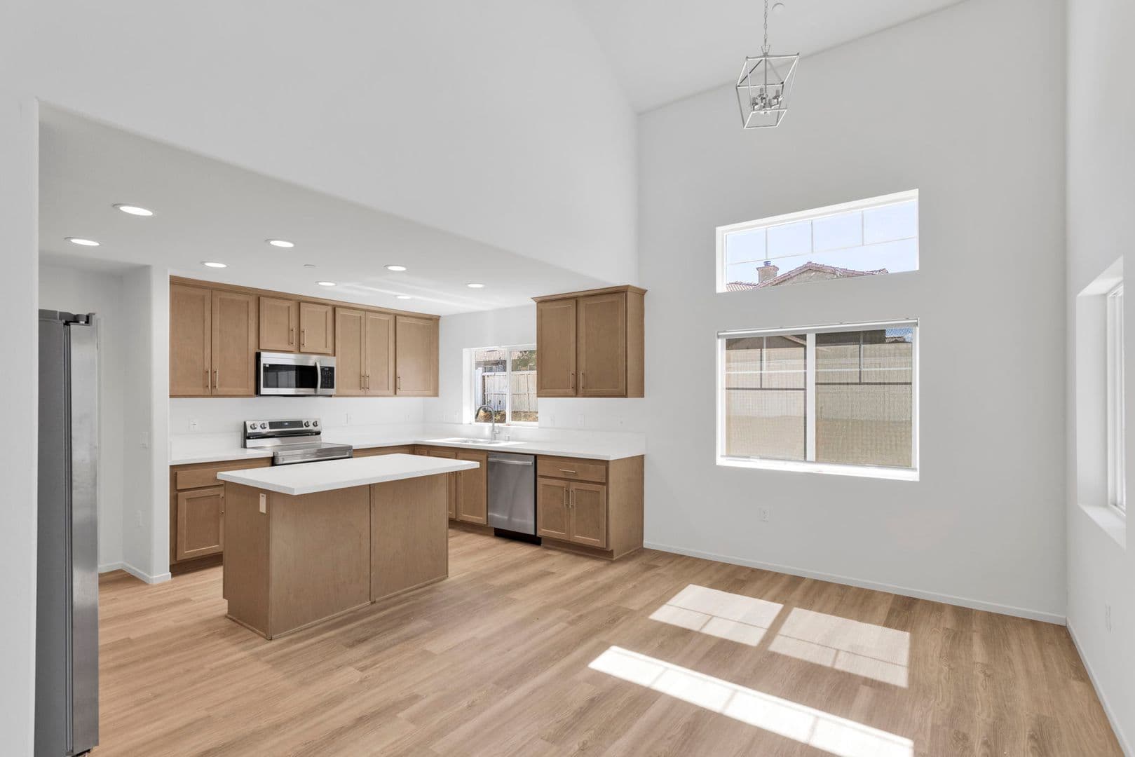 Adelanto House: 11715 Sebastian Rd