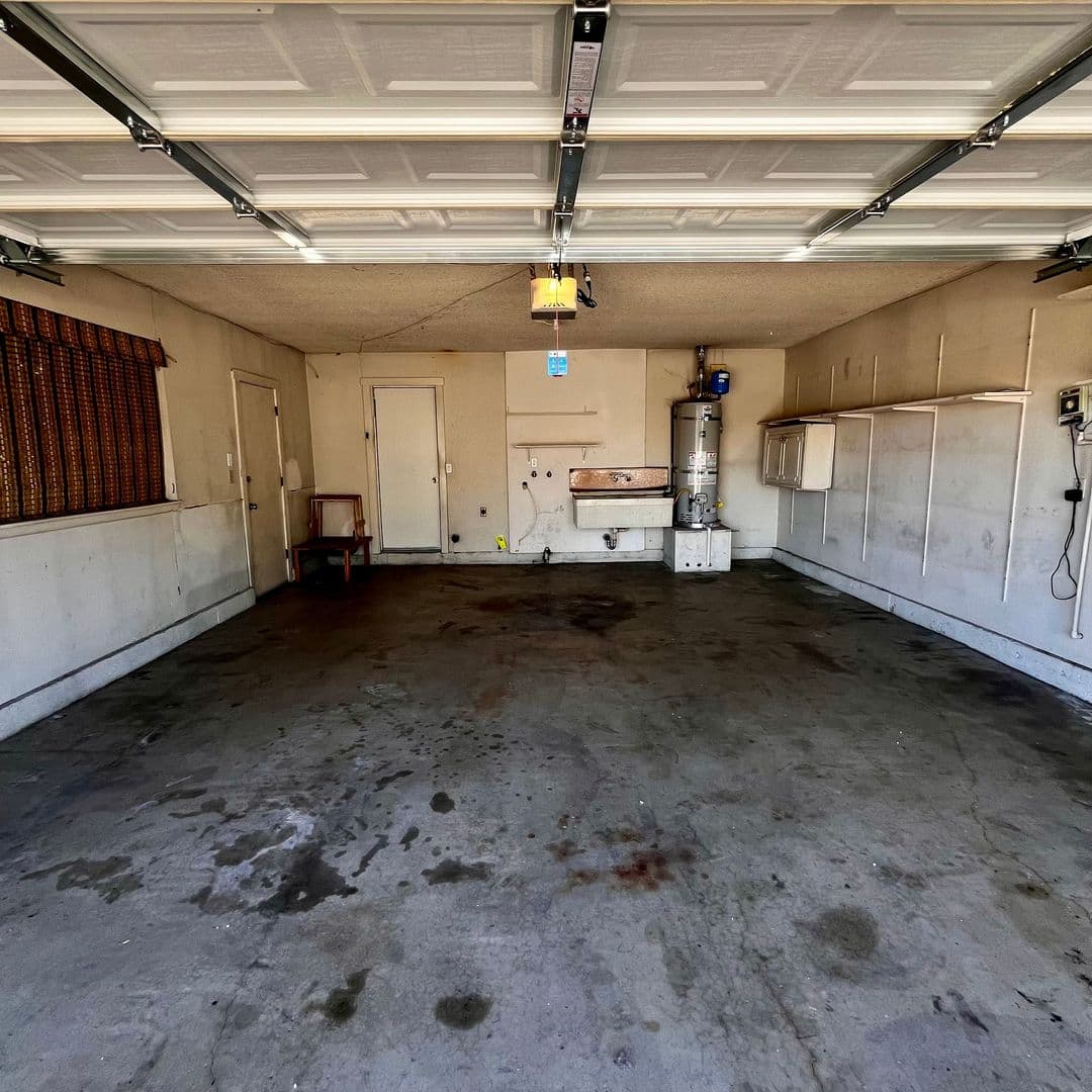 Victorville House: 13185 Rolling Ridge Dr