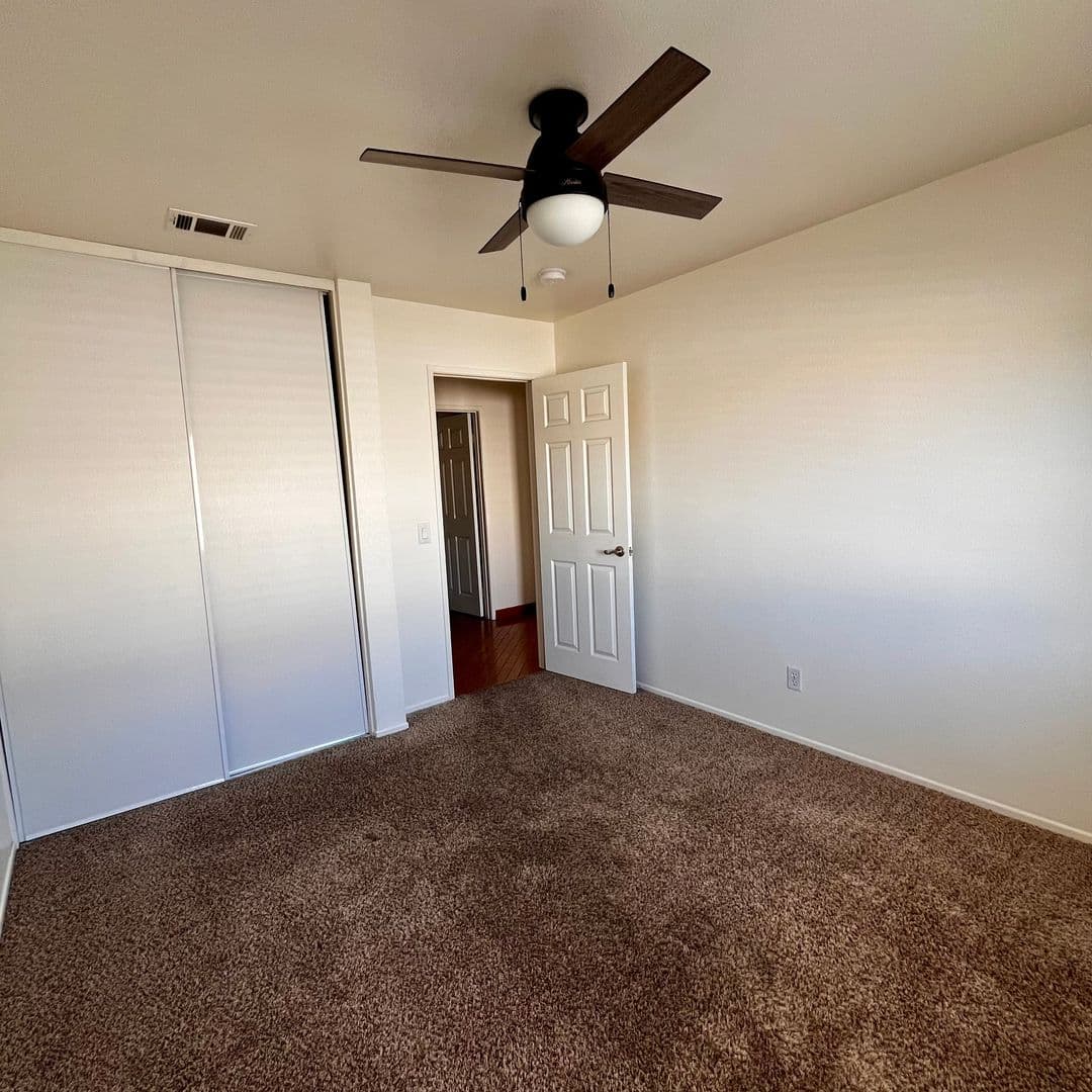 Victorville House: 14368 Via Puente
