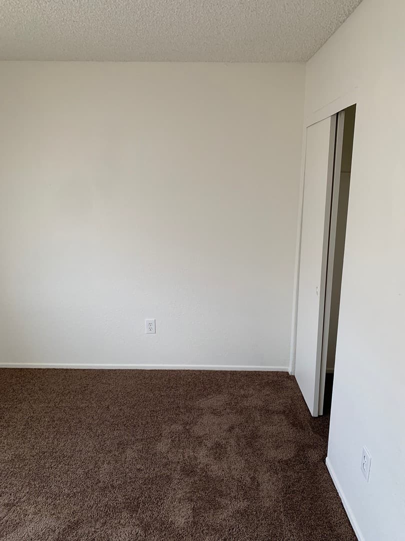 Apple Valley Apartment: 16221 Apple Valley Rd