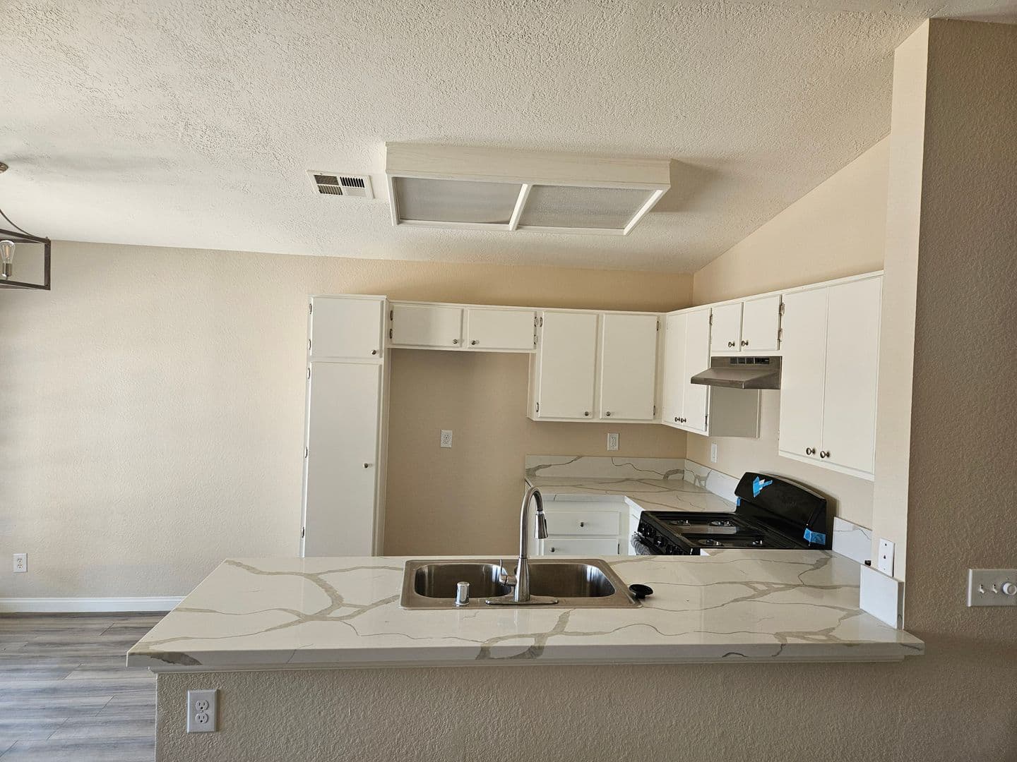 Adelanto House: 10850 Euclid St