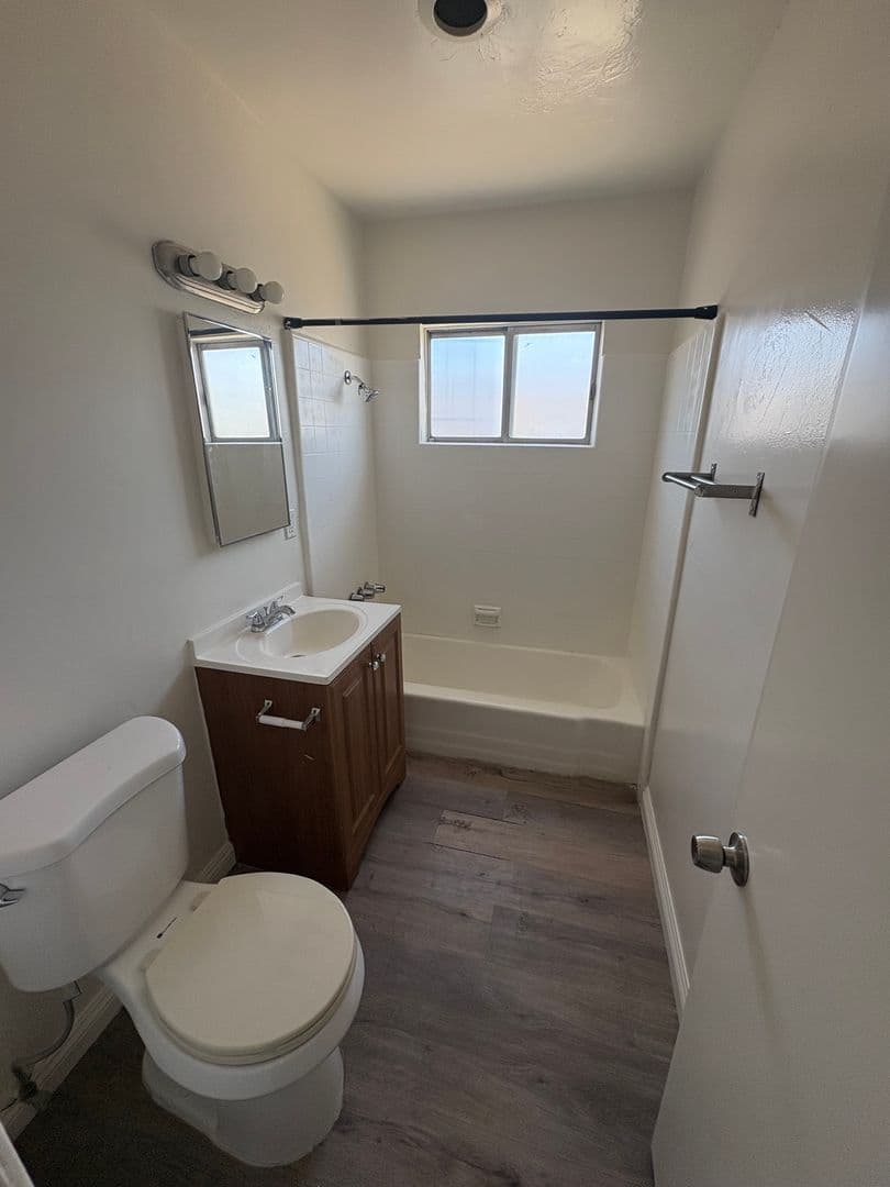Alhambra Apartment: 225 W. Palmetto Dr