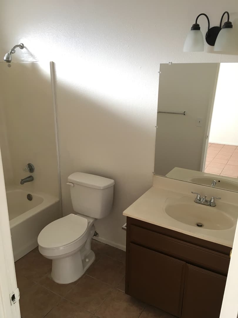 Apple Valley Apartment: 21355 Bear Valley Rd