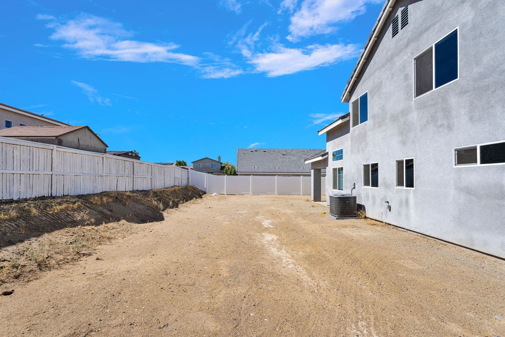 Adelanto House: 11715 Sebastian Rd