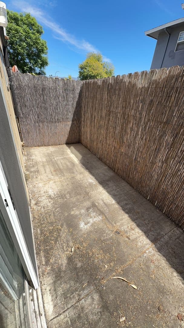 Alhambra Apartment: 225 W. Palmetto Dr