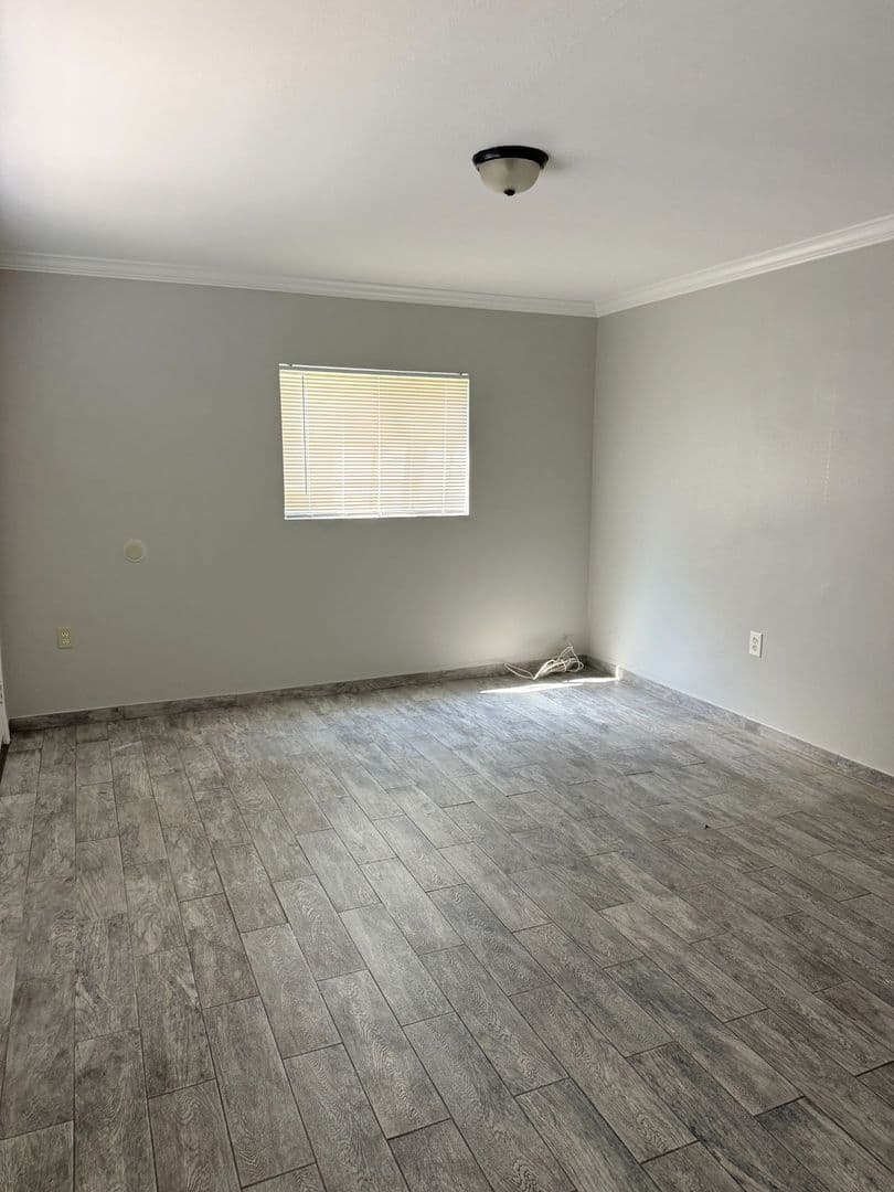 Ontario Apartment: 1266 W. Stoneridge Ct.