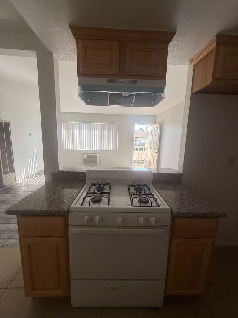 Ontario Apartment: 1007 E. Deodar St. - D