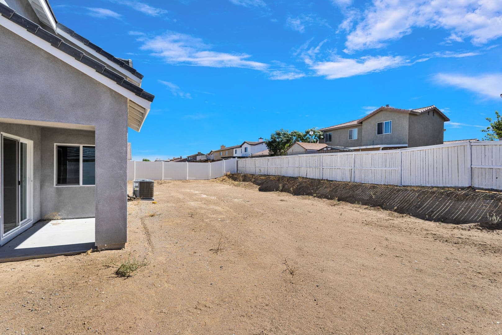 Adelanto House: 11715 Sebastian Rd