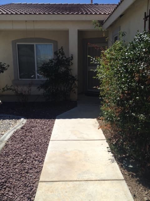 Victorville House: 13785 Rafael Way