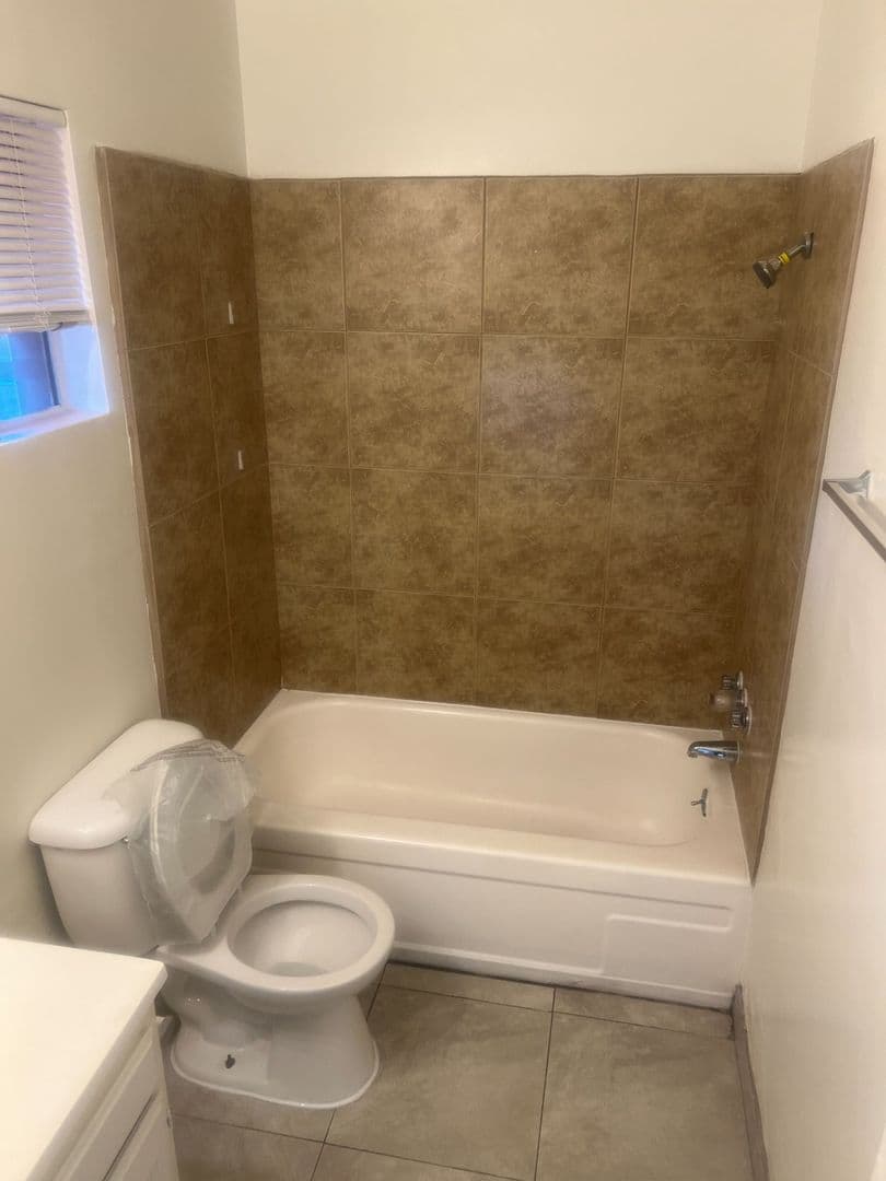 Ontario Apartment: 1260 W. Stoneridge Ct.