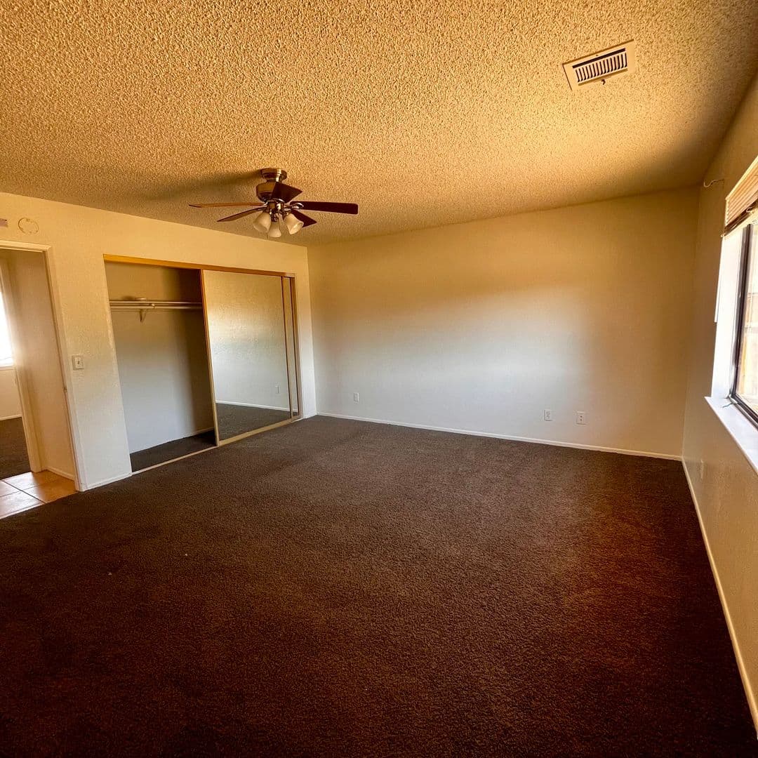 Apple Valley House: 13221 Winona Rd