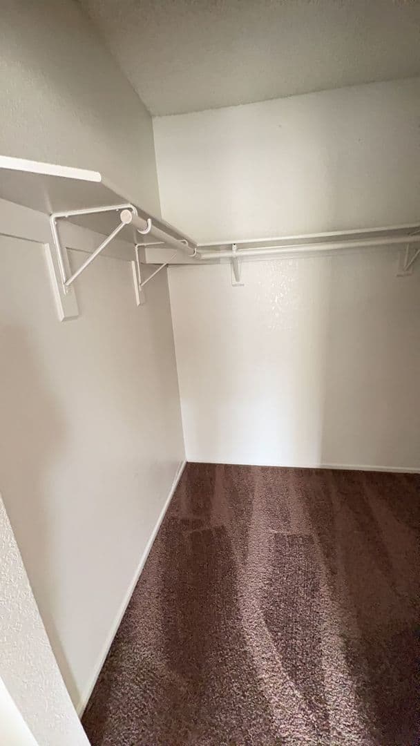 Apple Valley Apartment: 16221 Apple Valley Rd