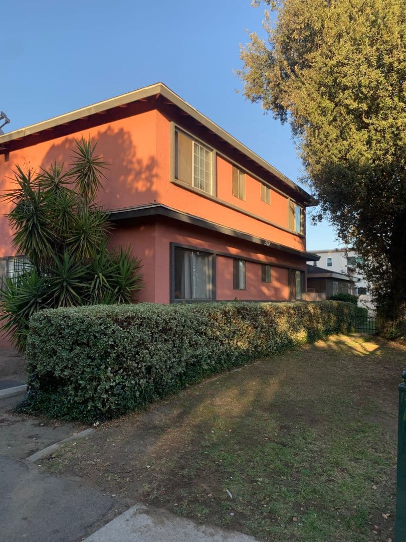 Ontario Apartment: 1266 W. Stoneridge Ct.