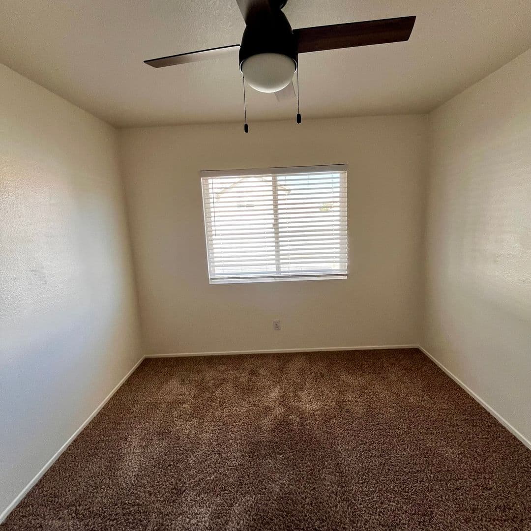 Victorville House: 14368 Via Puente