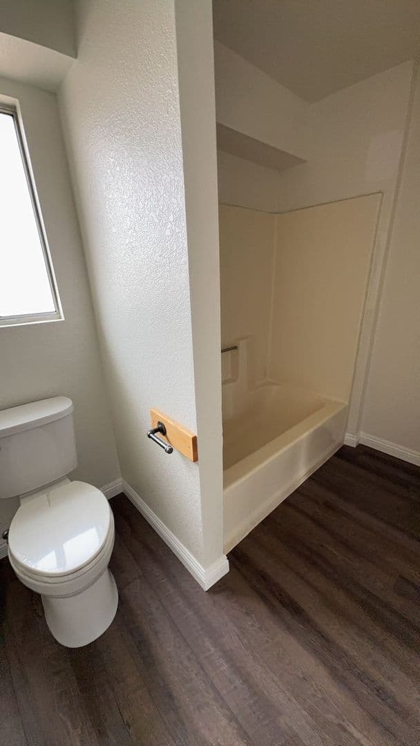 Apple Valley Apartment: 16221 Apple Valley Rd
