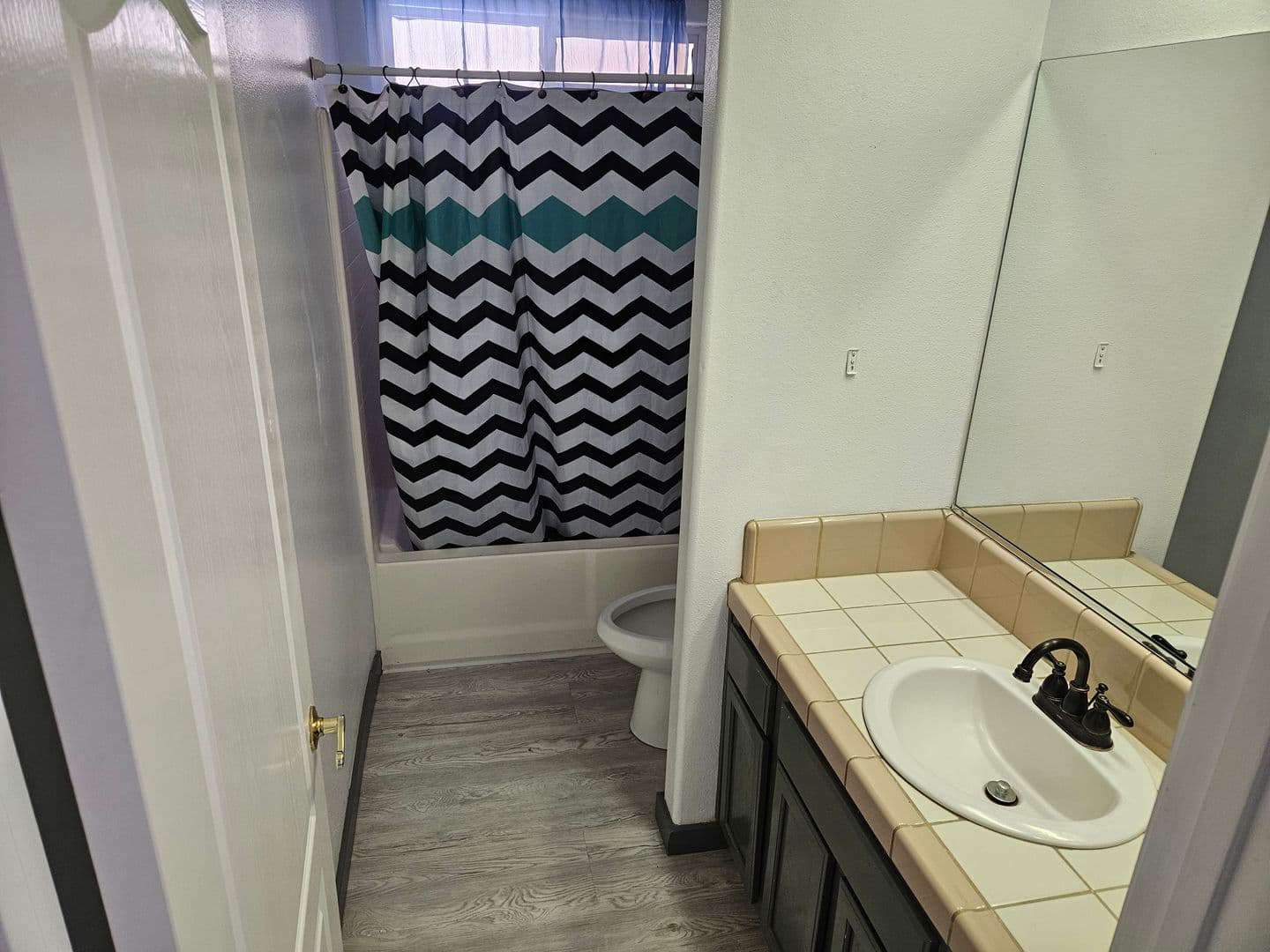 Apple Valley House: 23089 Pahute Rd