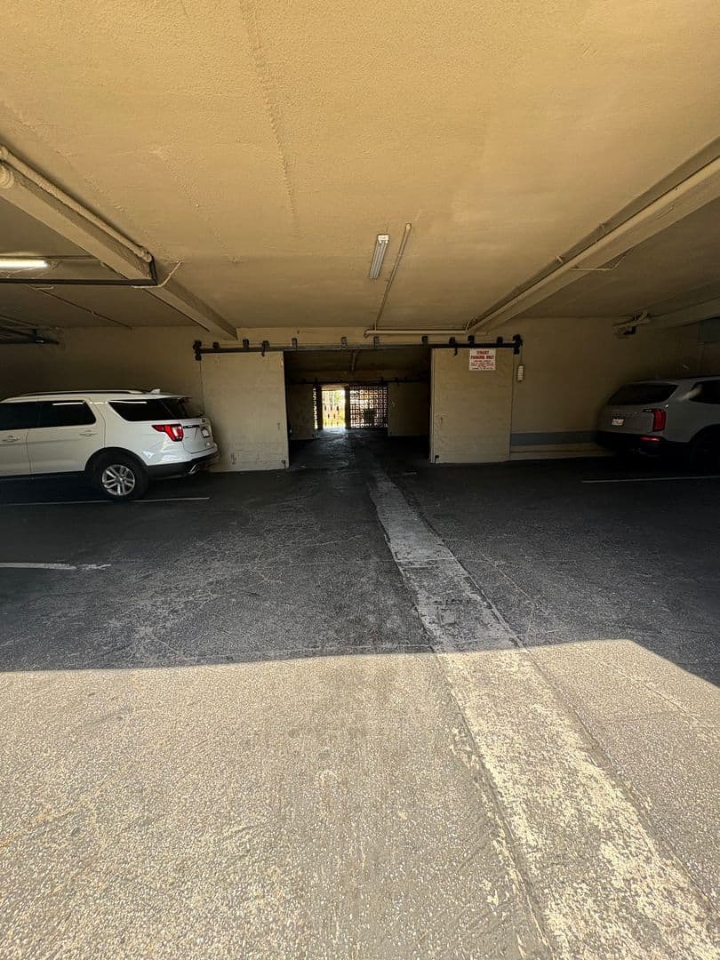 Alhambra Apartment: 225 W. Palmetto Dr
