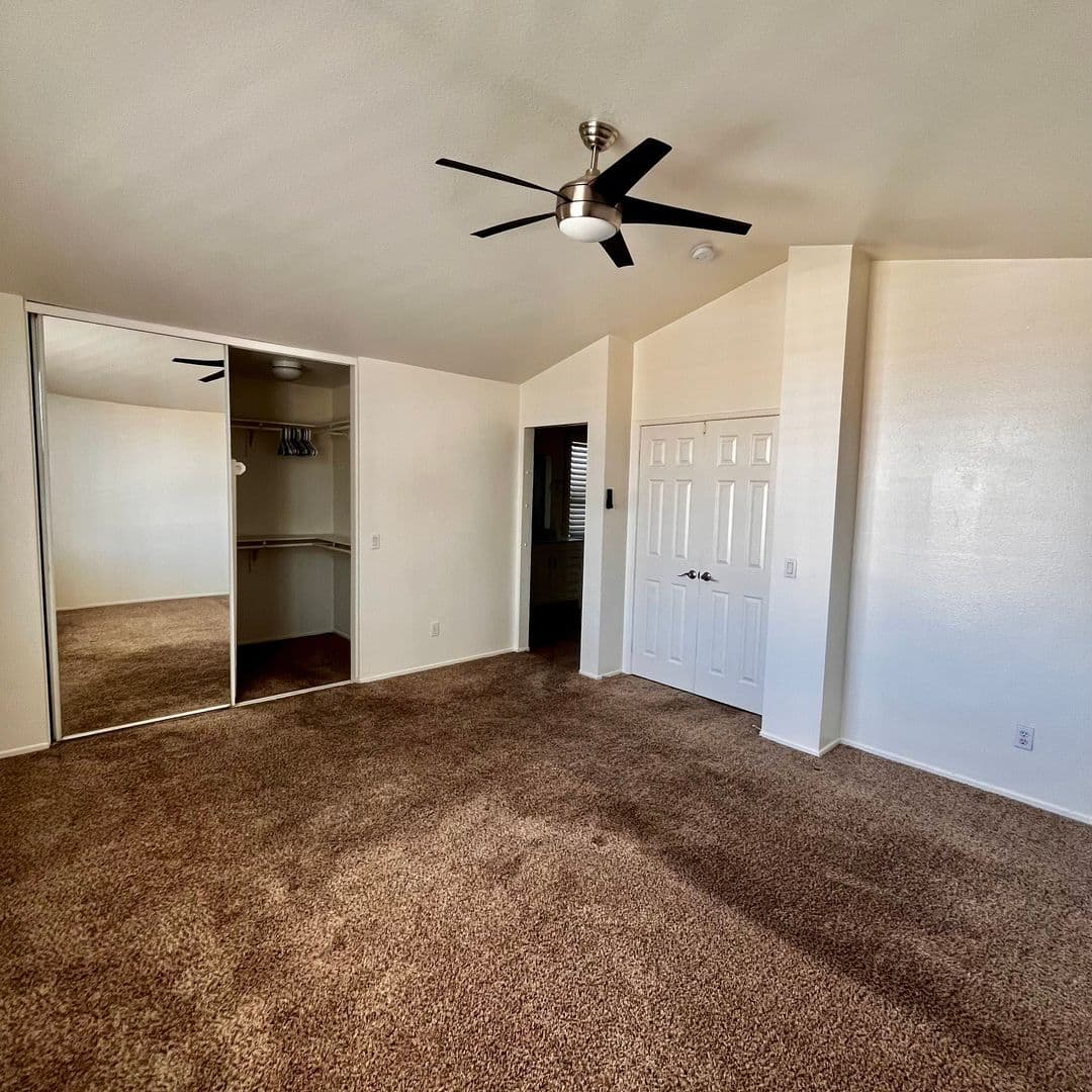 Victorville House: 14368 Via Puente