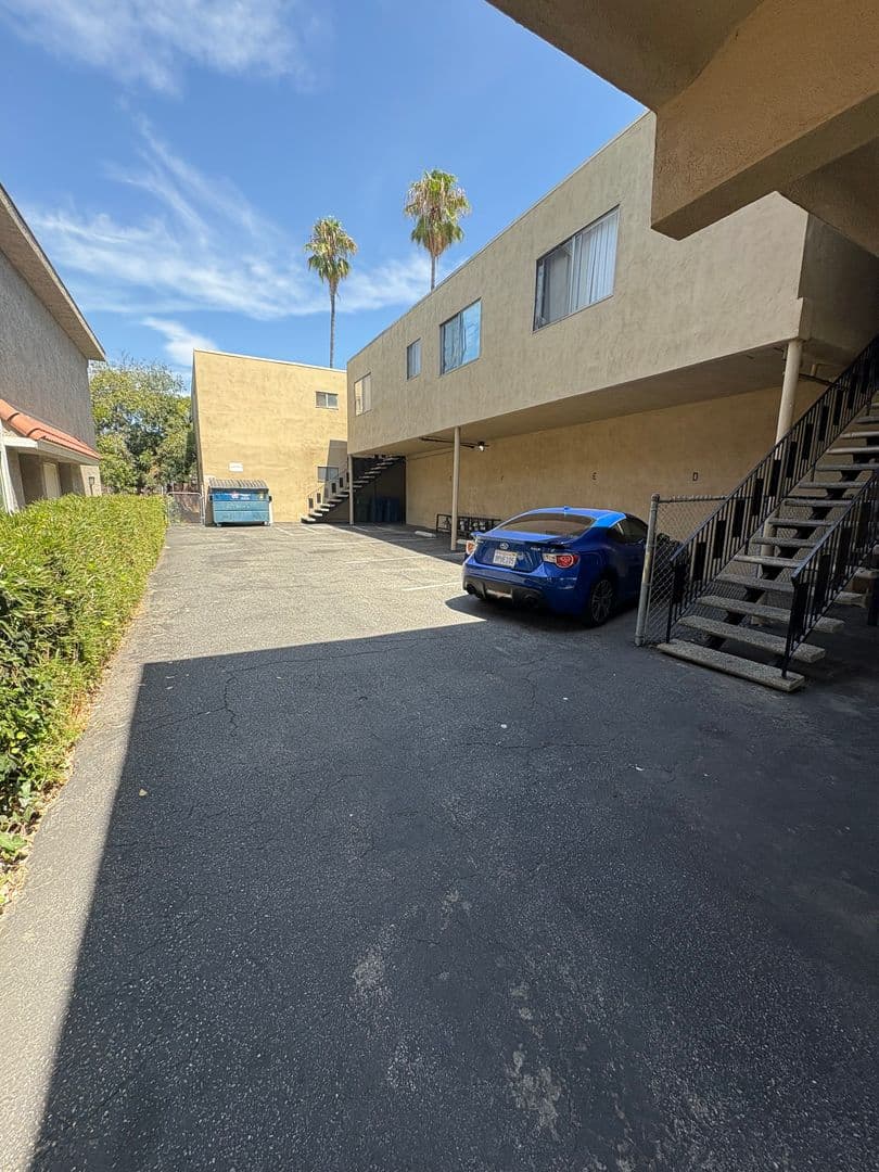 Alhambra Apartment: 225 W. Palmetto Dr