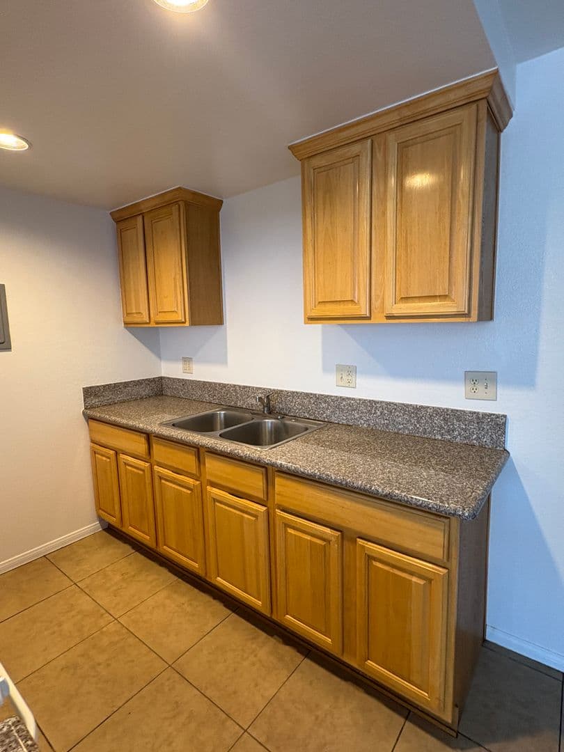 Ontario Apartment: 1003 E. Deodar St. - F