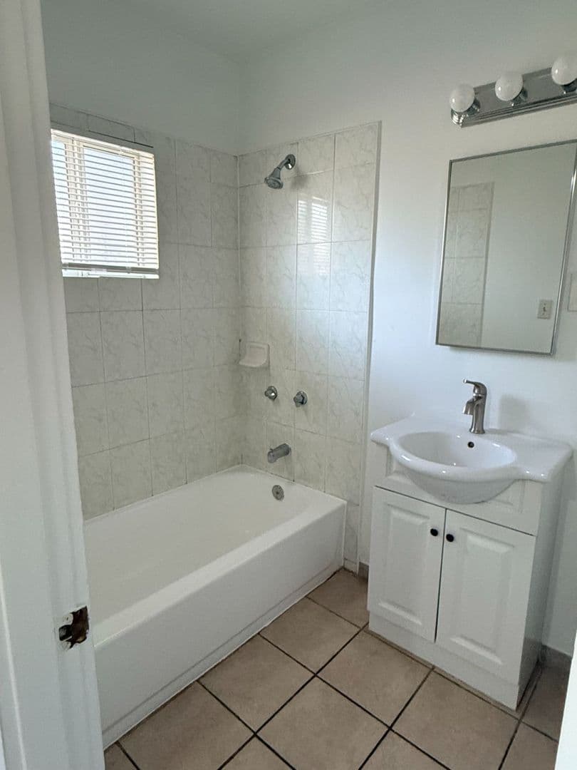 Ontario Apartment: 1266 W. Stoneridge Ct.