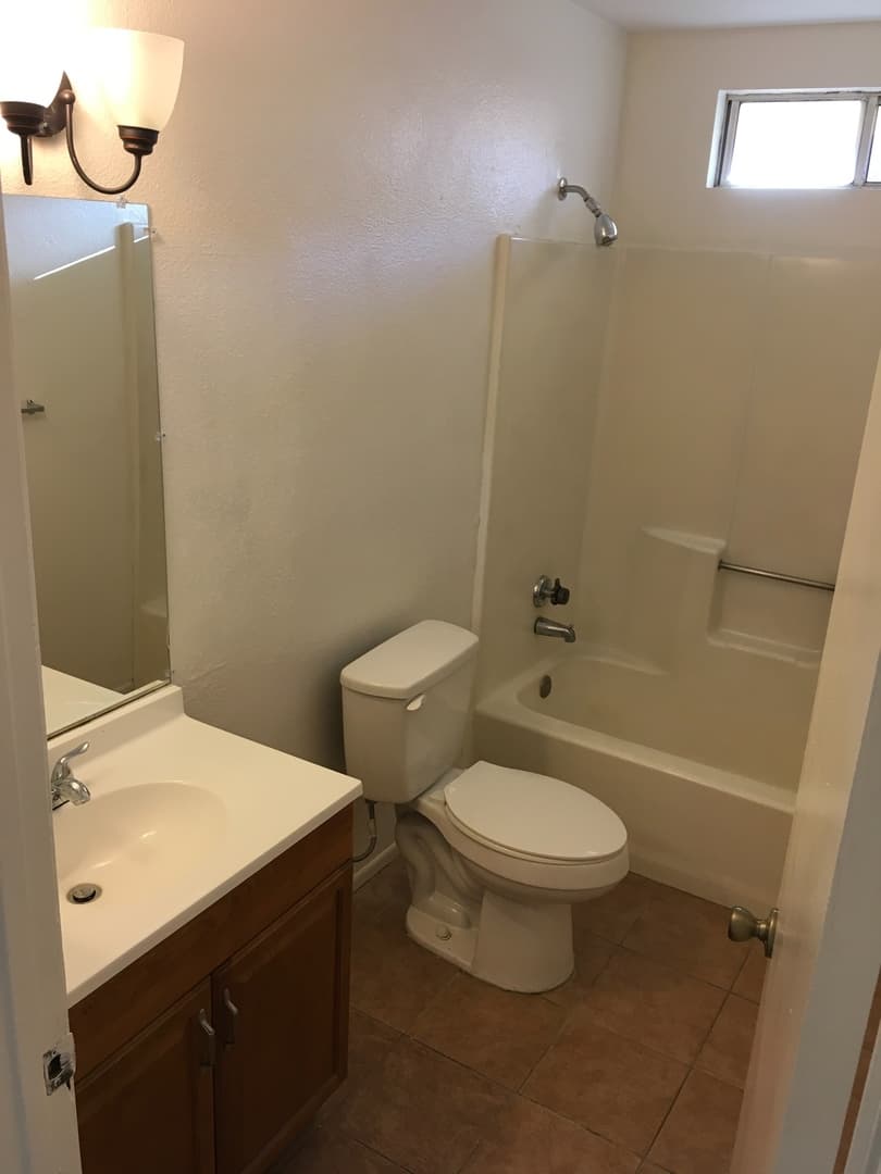 Apple Valley Apartment: 21355 Bear Valley Rd