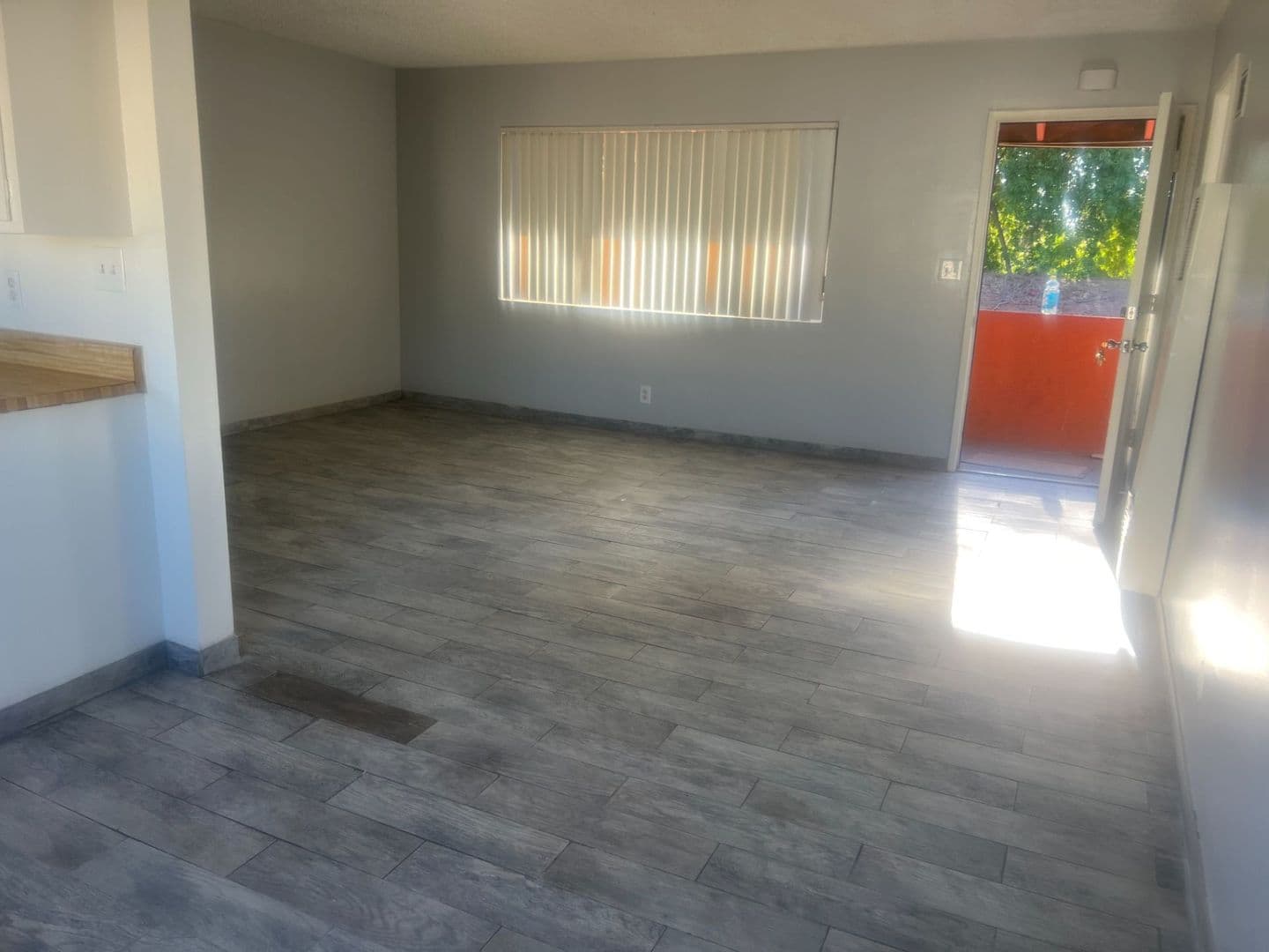 Ontario Apartment: 1260 W. Stoneridge Ct.
