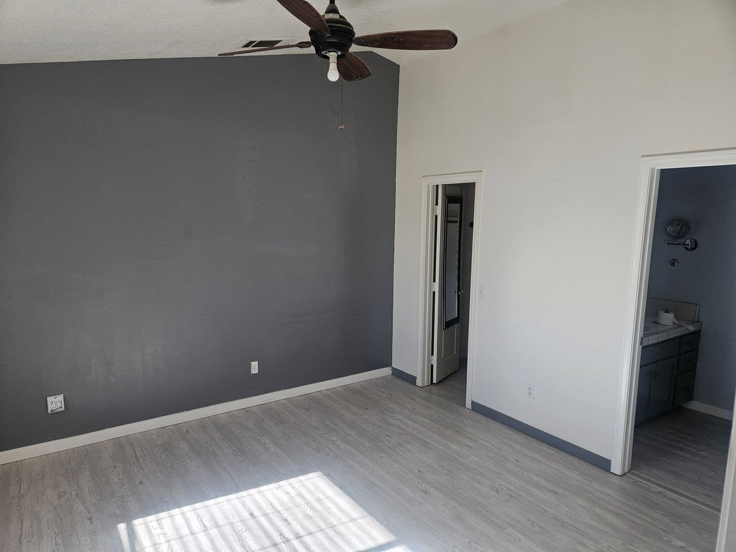 Apple Valley House: 23089 Pahute Rd