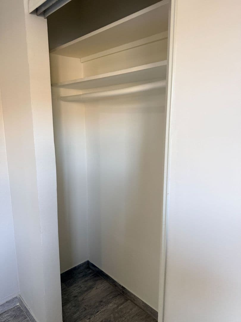 Ontario Apartment: 1266 W. Stoneridge Ct.